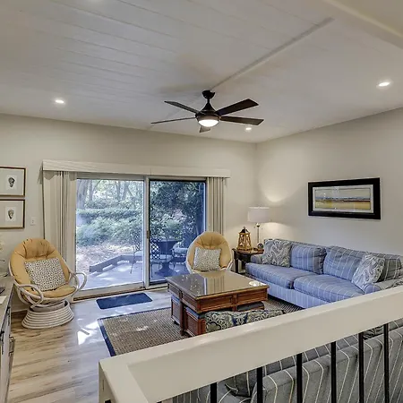 Updated Luxury 3 Bedroom 3 Ba Townhome In Sea Pines Near Harbourtown Sleeps 8 Community Pool Pet Friendly